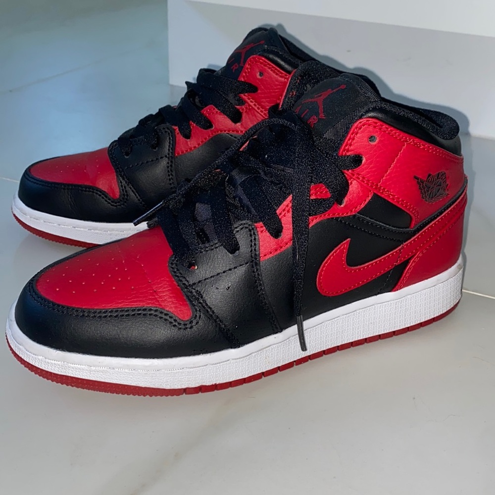 Red and black air jordan 1 mid(gs)